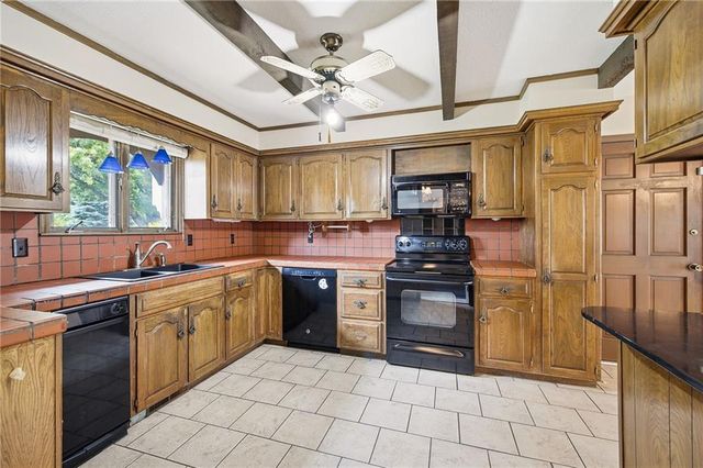403 S Silver Top Lane, Raymore, MO 64083