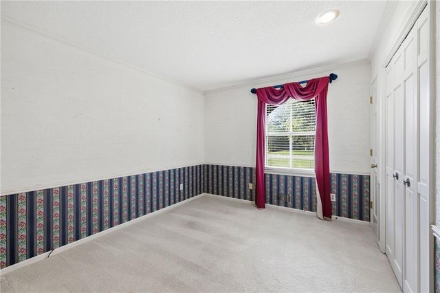 403 S Silver Top Lane, Raymore, MO 64083