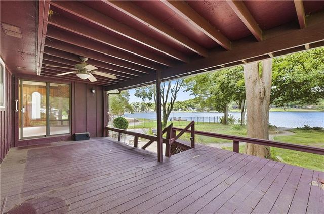403 S Silver Top Lane, Raymore, MO 64083