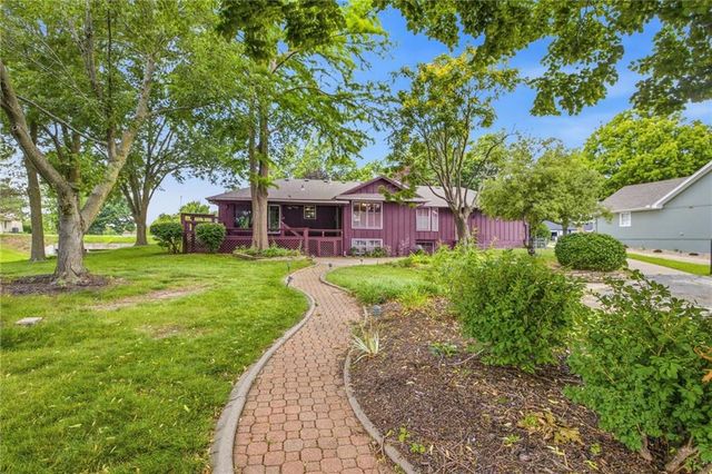 403 S Silver Top Lane, Raymore, MO 64083
