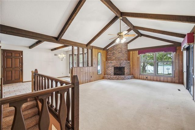403 S Silver Top Lane, Raymore, MO 64083