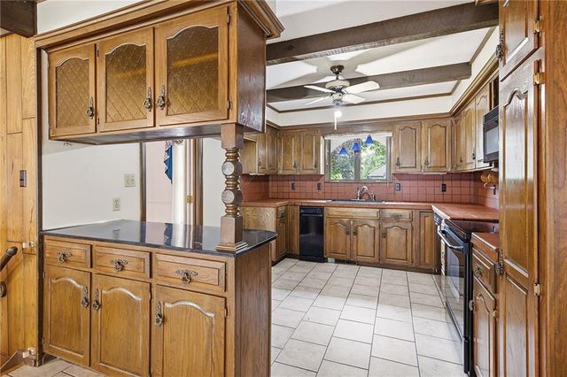 403 S Silver Top Lane, Raymore, MO 64083