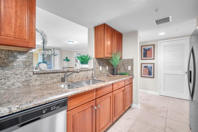 101 Plaza Real, Boca Raton, FL 33432