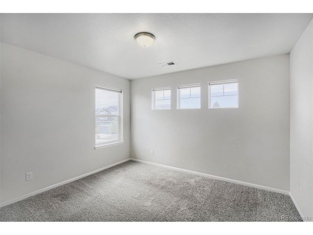 3444 Ralston Creek Dr, Loveland, CO 80538