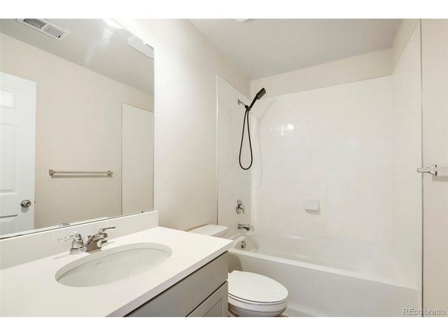 3444 Ralston Creek Dr, Loveland, CO 80538