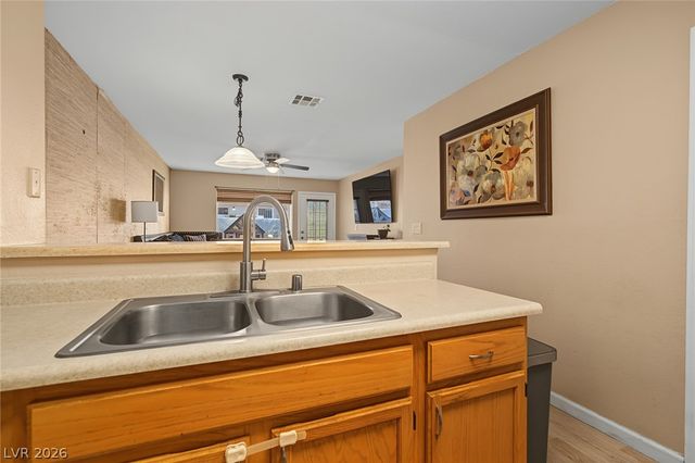 2140 Willowbury Drive C, Las Vegas, NV 89108