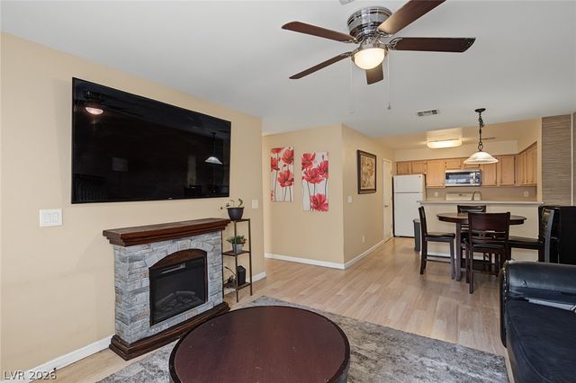 2140 Willowbury Drive C, Las Vegas, NV 89108