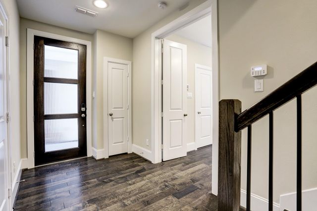 5457 Larkin Street, Houston, TX 77007