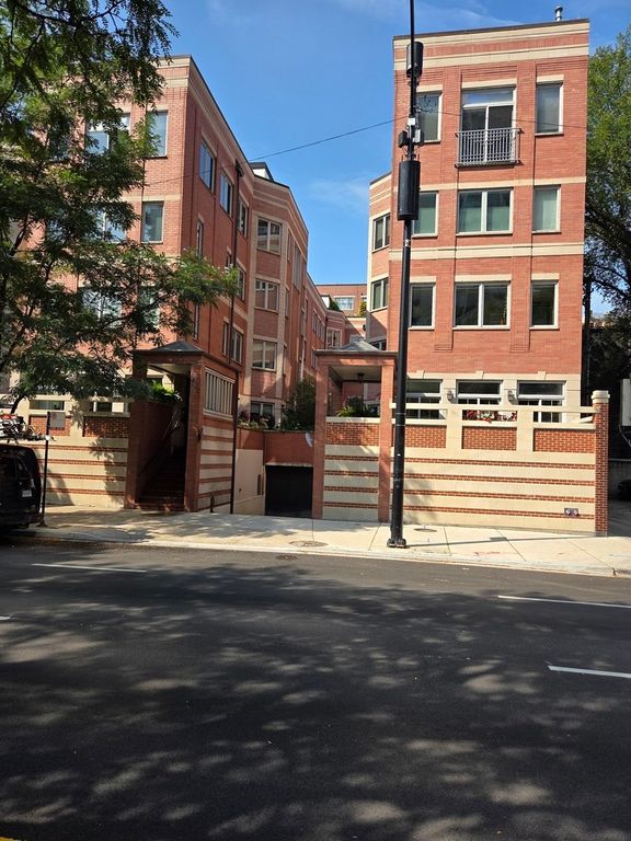 1430 N LaSalle Drive A1, Chicago, IL 60610