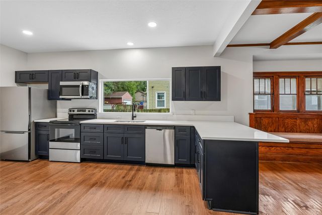 683 35th Street, Des Moines, IA 50312