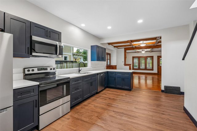 683 35th Street, Des Moines, IA 50312