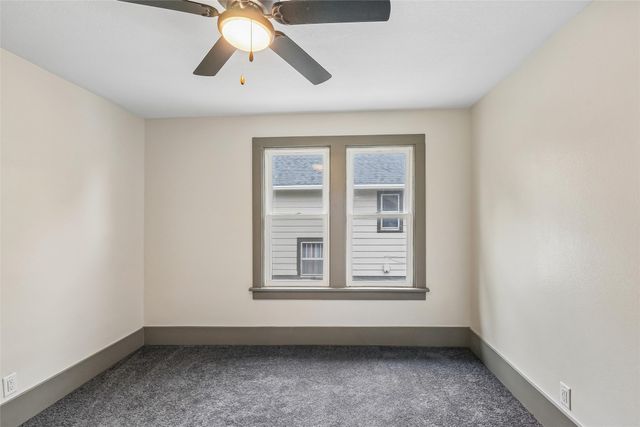 683 35th Street, Des Moines, IA 50312