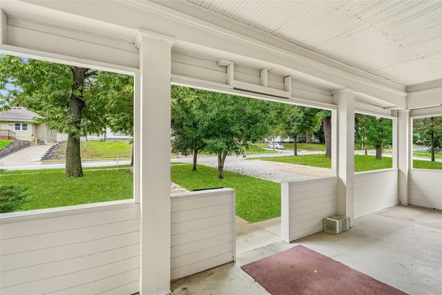683 35th Street, Des Moines, IA 50312