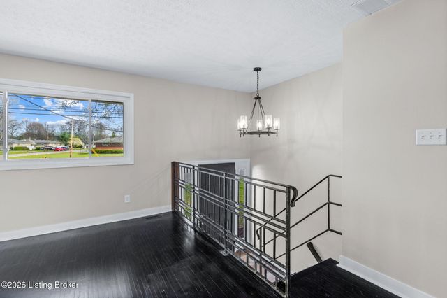 3316 E Indian Trail, Louisville, KY 40213