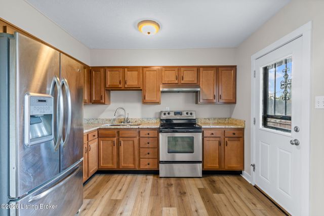 3316 E Indian Trail, Louisville, KY 40213