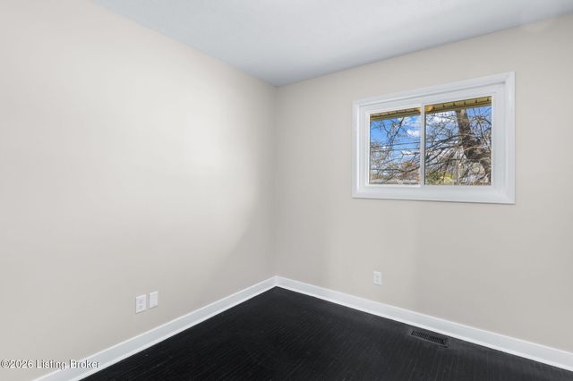 3316 E Indian Trail, Louisville, KY 40213