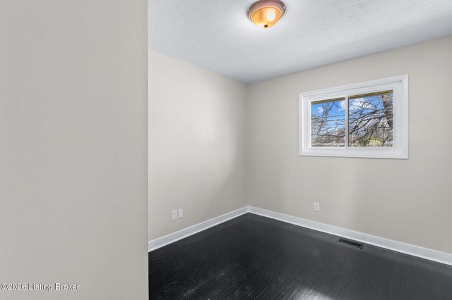 3316 E Indian Trail, Louisville, KY 40213