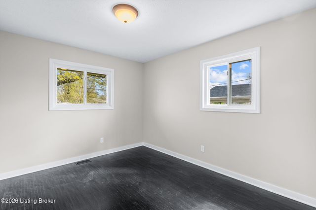 3316 E Indian Trail, Louisville, KY 40213