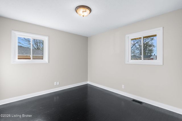 3316 E Indian Trail, Louisville, KY 40213