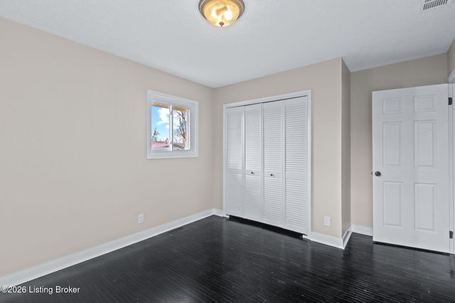 3316 E Indian Trail, Louisville, KY 40213