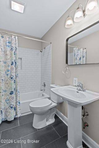 3316 E Indian Trail, Louisville, KY 40213