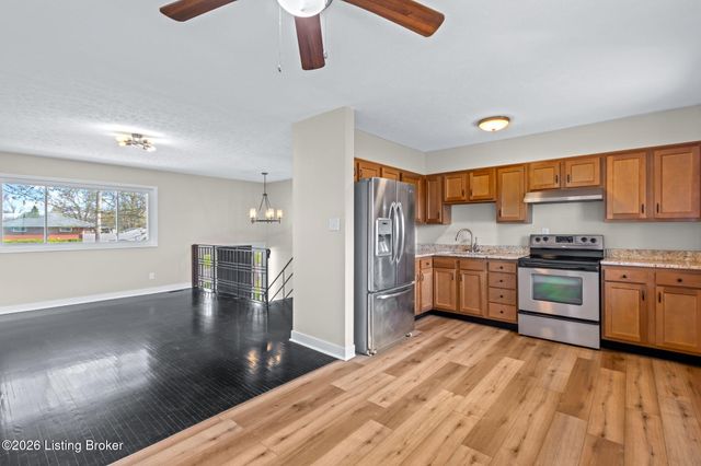 3316 E Indian Trail, Louisville, KY 40213