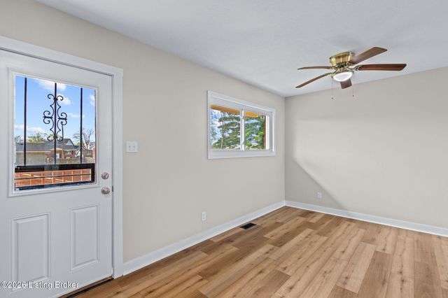 3316 E Indian Trail, Louisville, KY 40213