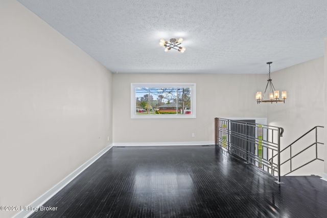 3316 E Indian Trail, Louisville, KY 40213