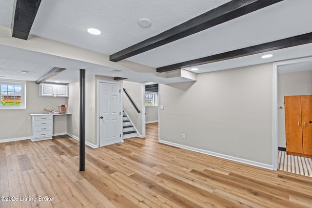 3316 E Indian Trail, Louisville, KY 40213