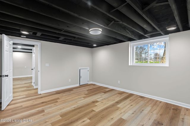 3316 E Indian Trail, Louisville, KY 40213