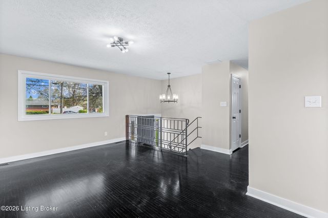 3316 E Indian Trail, Louisville, KY 40213