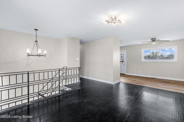 3316 E Indian Trail, Louisville, KY 40213