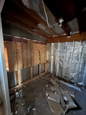 306 Bounding Main Street, Gun Barrel City, TX 75156