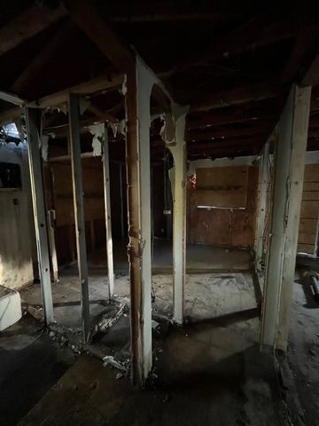 306 Bounding Main Street, Gun Barrel City, TX 75156