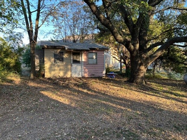 306 Bounding Main Street, Gun Barrel City, TX 75156