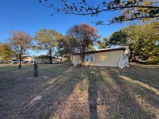 306 Bounding Main Street, Gun Barrel City, TX 75156