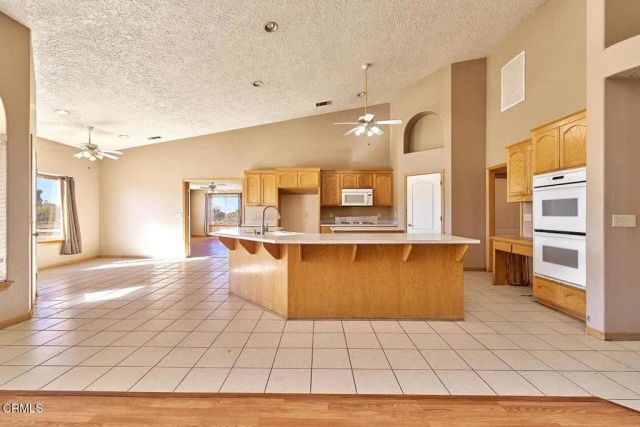 7176 Cataba Road, Oak Hills, CA 92344