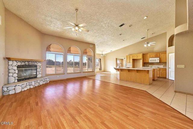 7176 Cataba Road, Oak Hills, CA 92344