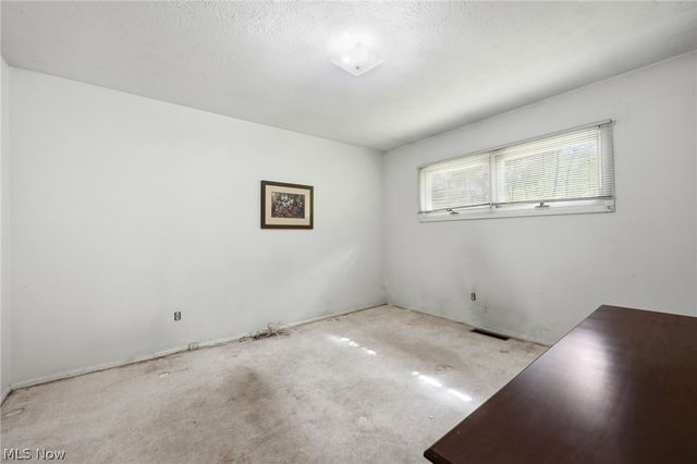 37 Greenfield Court, Berea, OH 44017