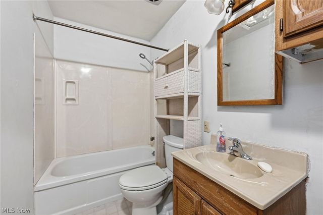 37 Greenfield Court, Berea, OH 44017