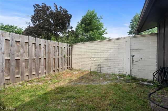 37 Greenfield Court, Berea, OH 44017