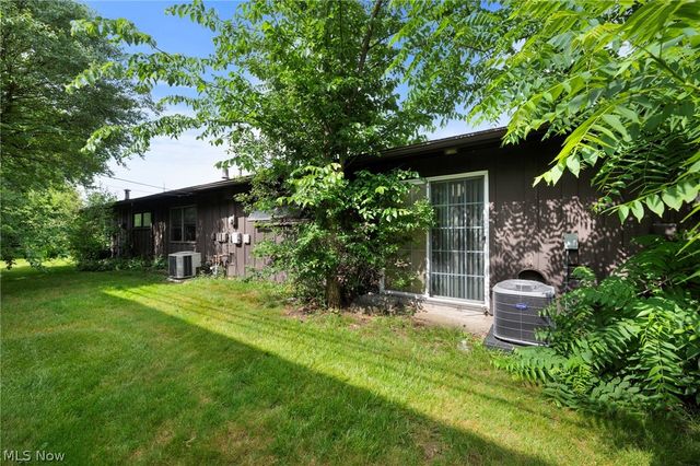37 Greenfield Court, Berea, OH 44017
