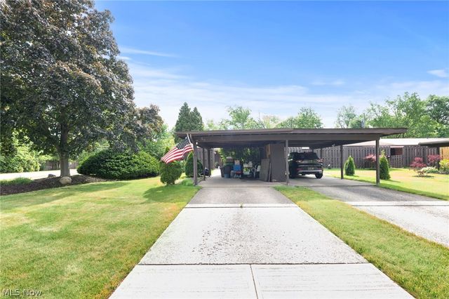 37 Greenfield Court, Berea, OH 44017
