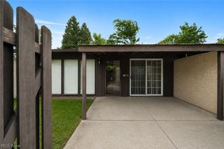 37 Greenfield Court, Berea, OH 44017