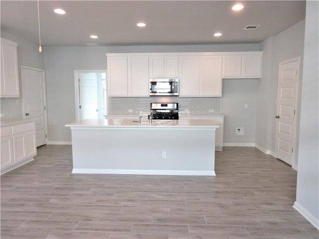 2224 Pecan Island DR, Leander, TX 78641