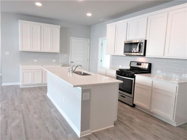 2224 Pecan Island DR, Leander, TX 78641