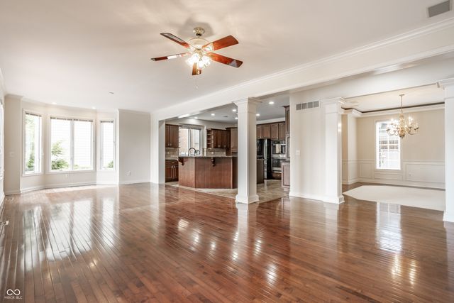 8039 Heyward Drive, Indianapolis, IN 46250
