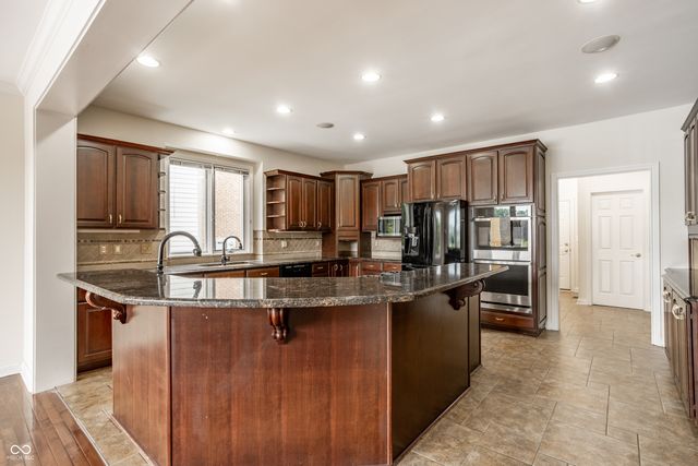 8039 Heyward Drive, Indianapolis, IN 46250