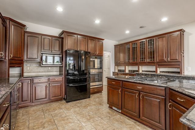 8039 Heyward Drive, Indianapolis, IN 46250