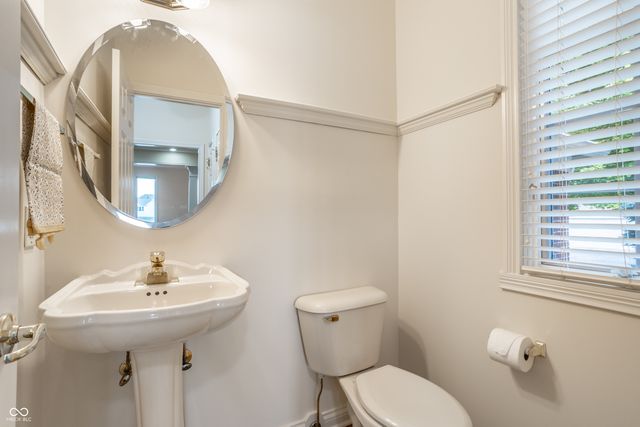 8039 Heyward Drive, Indianapolis, IN 46250